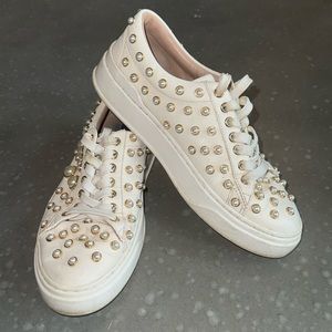 Stuart Weitzman Pearl sneakers size 6 missing 3 pearls on right shoe see pics UC